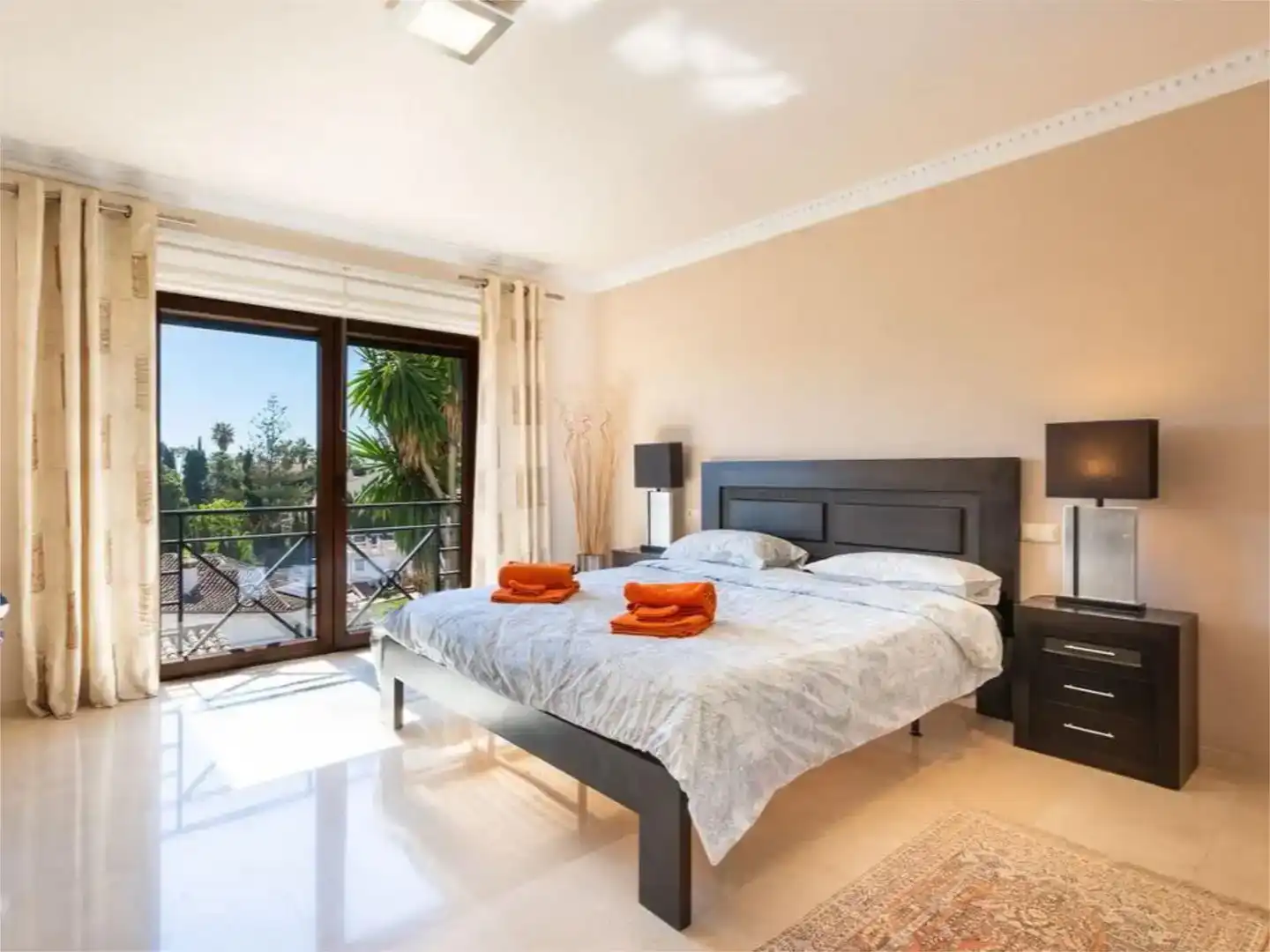 Dormitori de Casa o xalet de lloguer en Mijas amb Aire condicionat, Jardí privat i Piscina