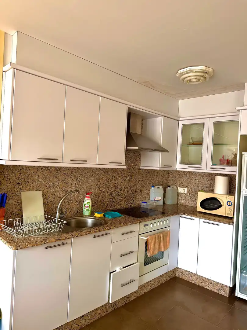 Küche von Dachboden zum Verkauf in Malpica de Bergantiños mit Heizung und Terrasse