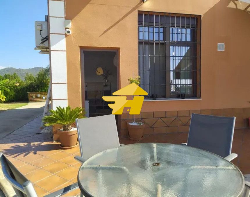 Casa adosada de lloguer a Calle abderramán s/n, El Higuerón