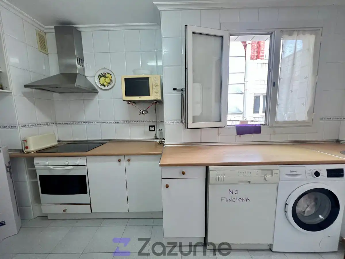 Cocina de Piso de alquiler en Bilbao  con Calefacción, Parquet y Amueblado