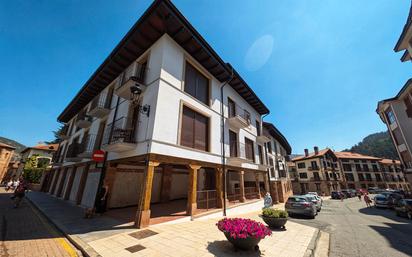 Vista exterior de Apartament en venda en Ezcaray amb Piscina