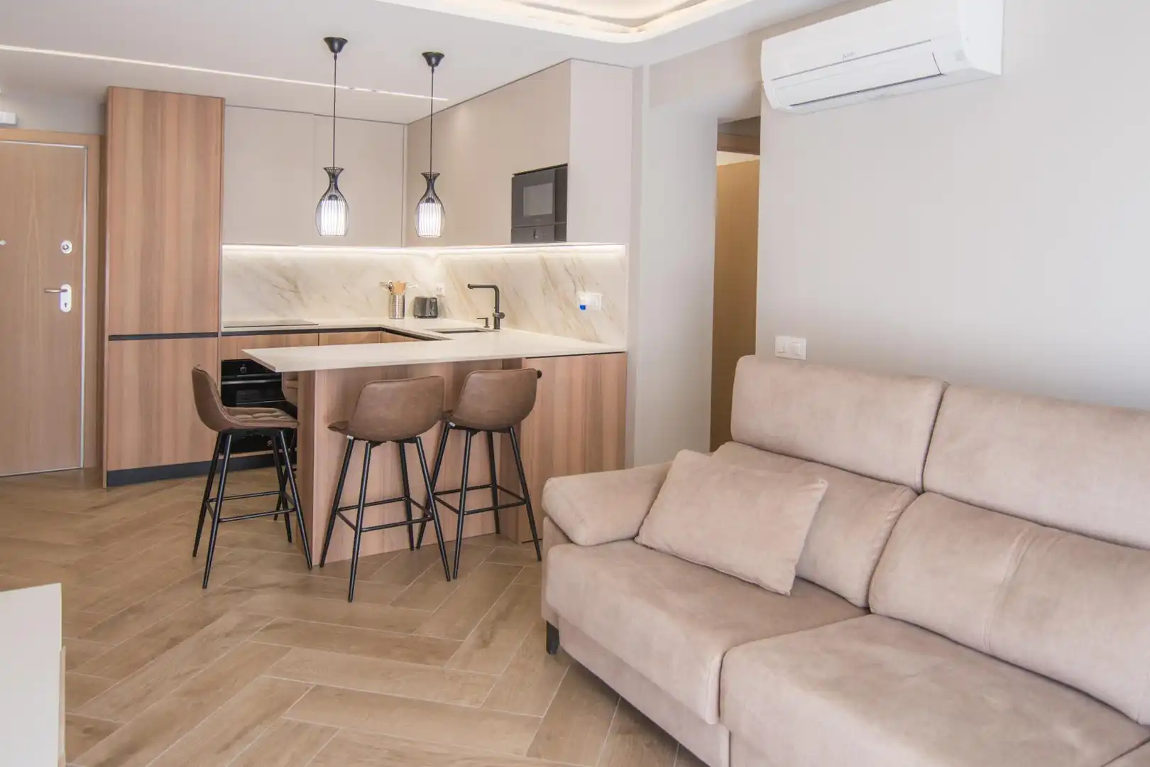 Living room of Apartments for sale in Gandia  with Air Conditioner, Terrace and Furnished
