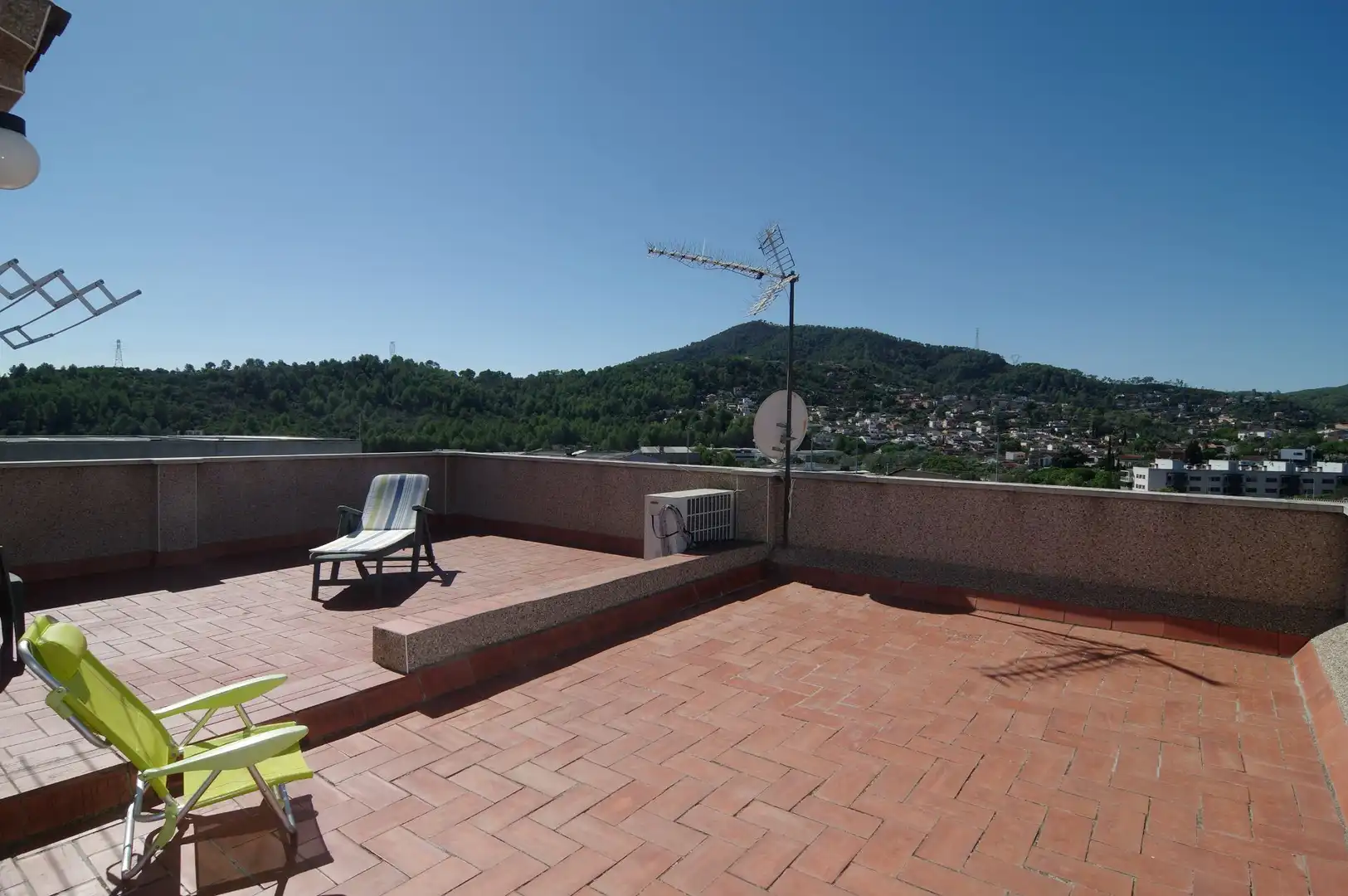Terrassa de Casa o xalet en venda en Sant Vicenç Dels Horts amb Aire condicionat, Calefacció i Jardí privat