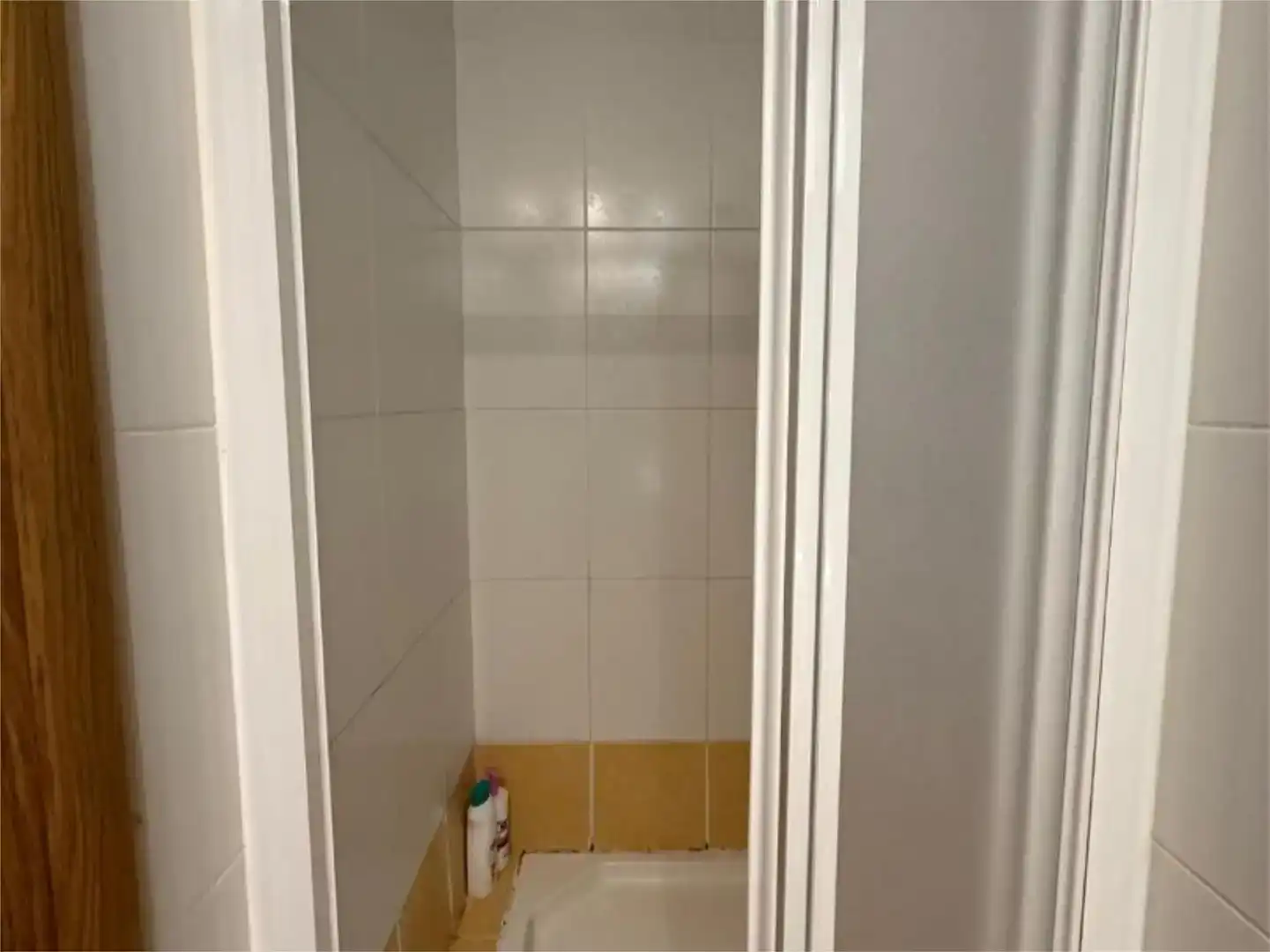 Badezimmer von Wohnung zur Miete in  Zaragoza Capital mit Klimaanlage und Balkon
