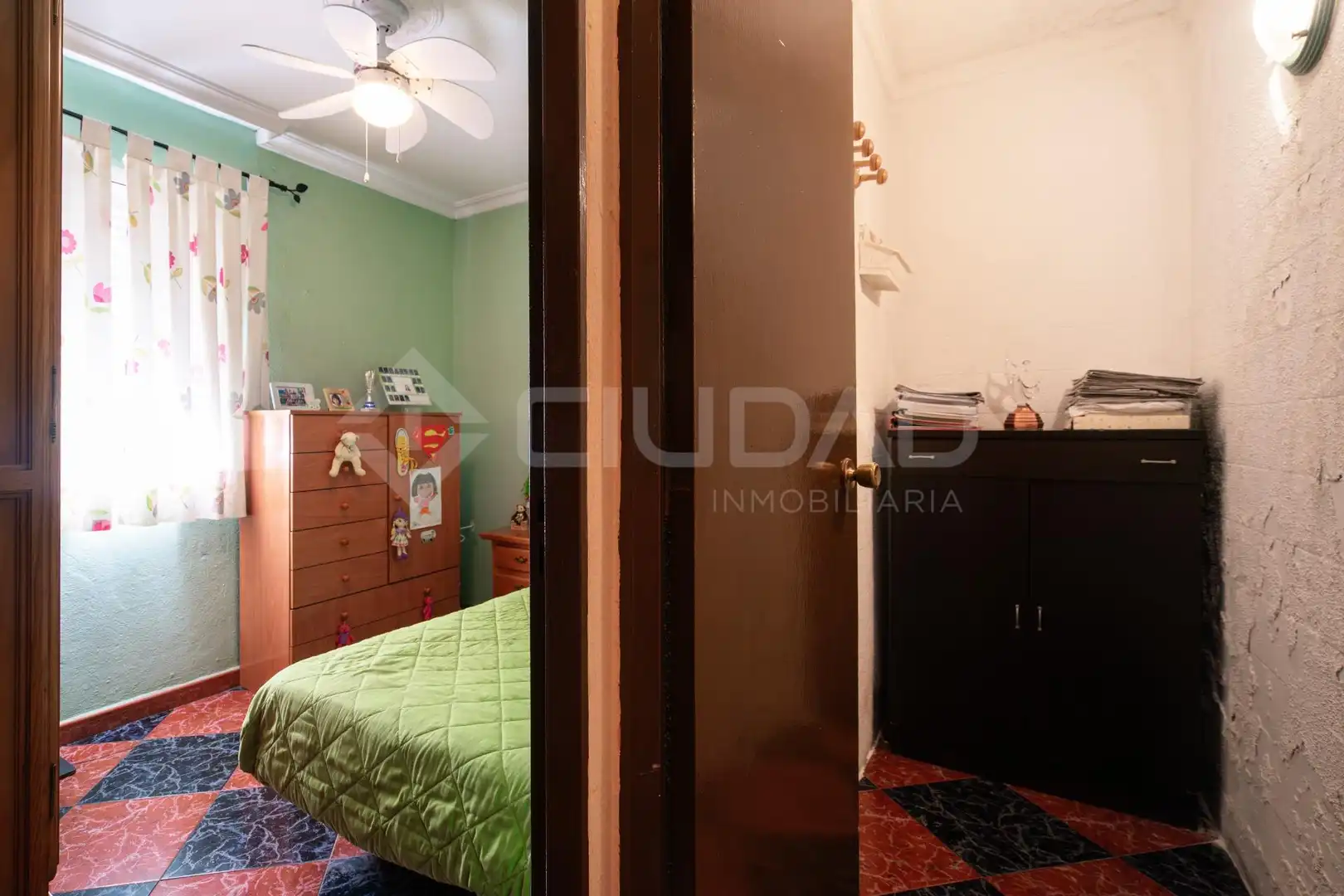 Bedroom of Flat for sale in Sevilla  with Air Conditioner