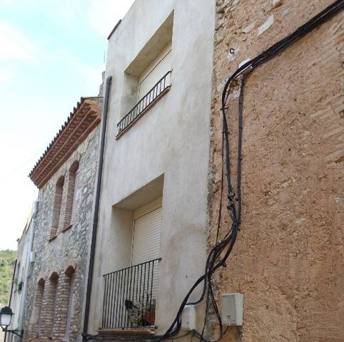 Casa-chalet en Venta en C/ de Dalt en La Torre de Fontaubella