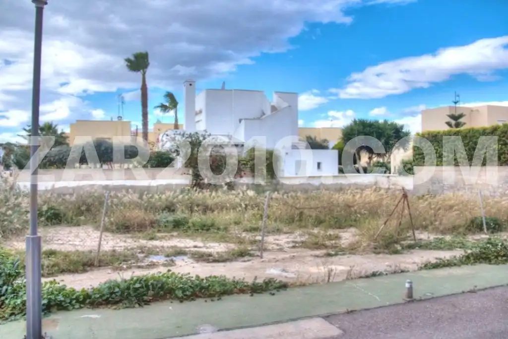 Terreno residencial en venta en Avenida Chafarinas, imagen 3