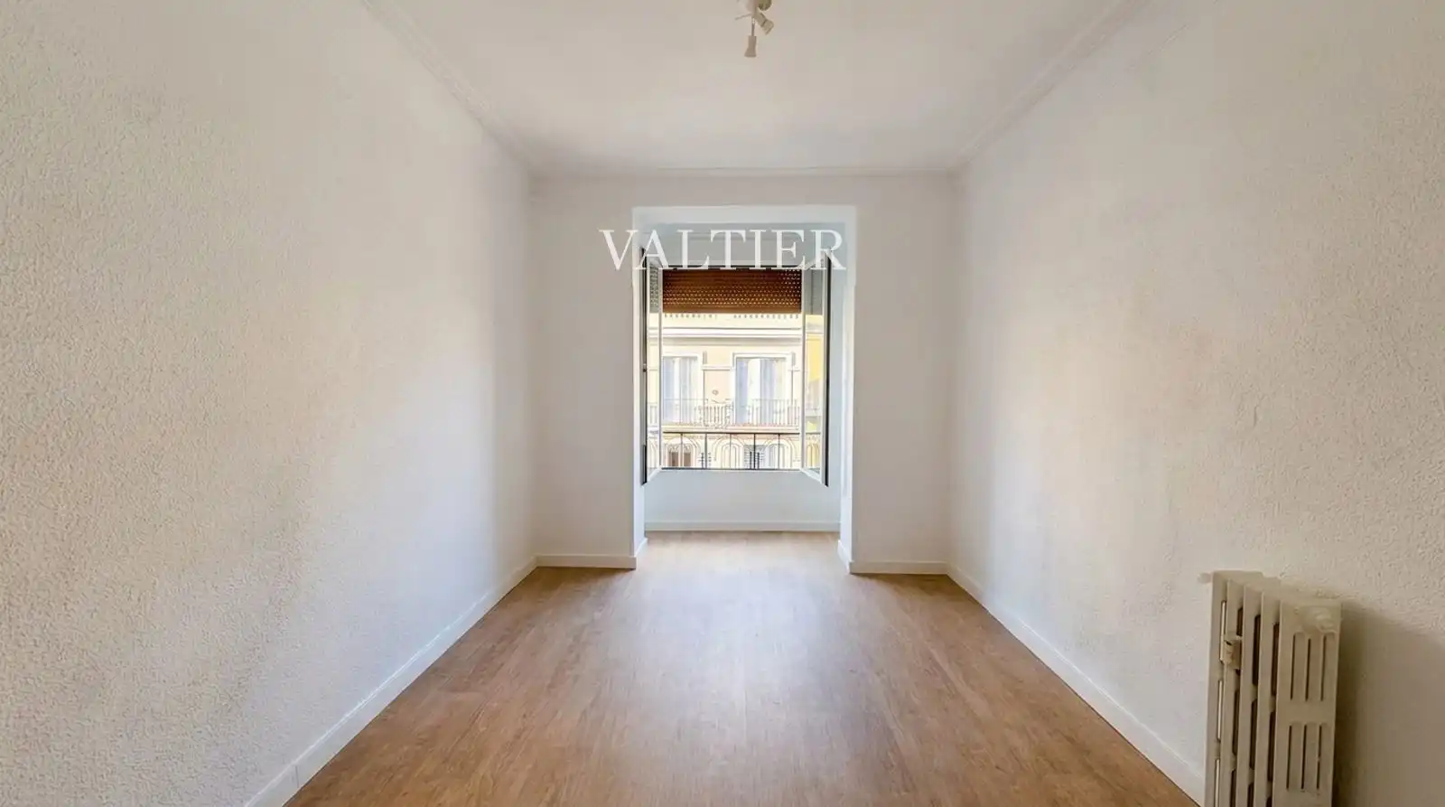 Bedroom of Flat for rent in Chamberí
