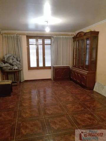 Casa-chalet en Venta en Torredonjimeno