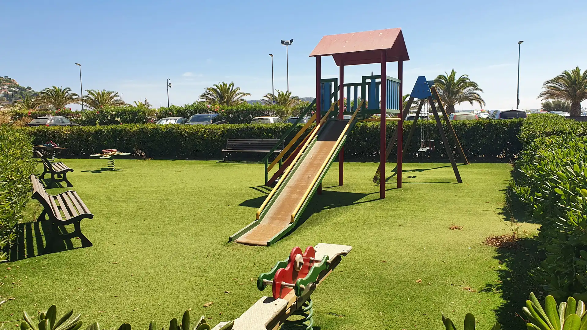 Parking de Piso en venta en L'Estartit con Terraza y Piscina comunitaria