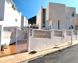 Vista exterior de Casa o xalet en venda en Níjar amb Aire condicionat, Terrassa i Piscina