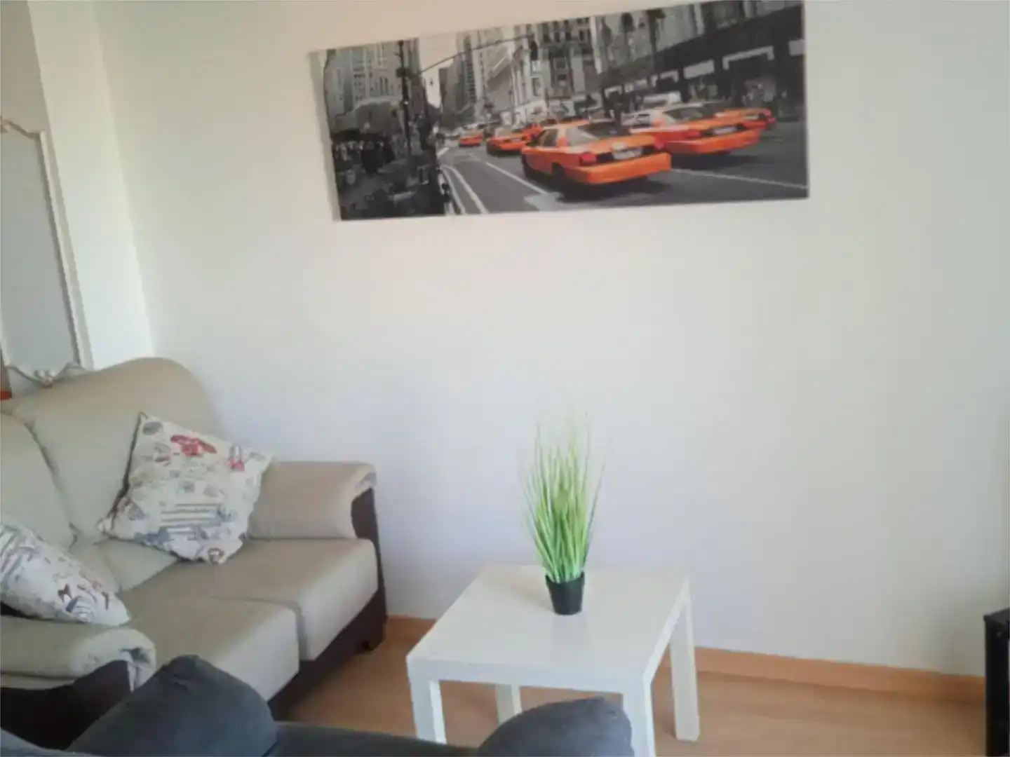 Sala d'estar de Pis en venda en Puertollano amb Parquet i Balcó