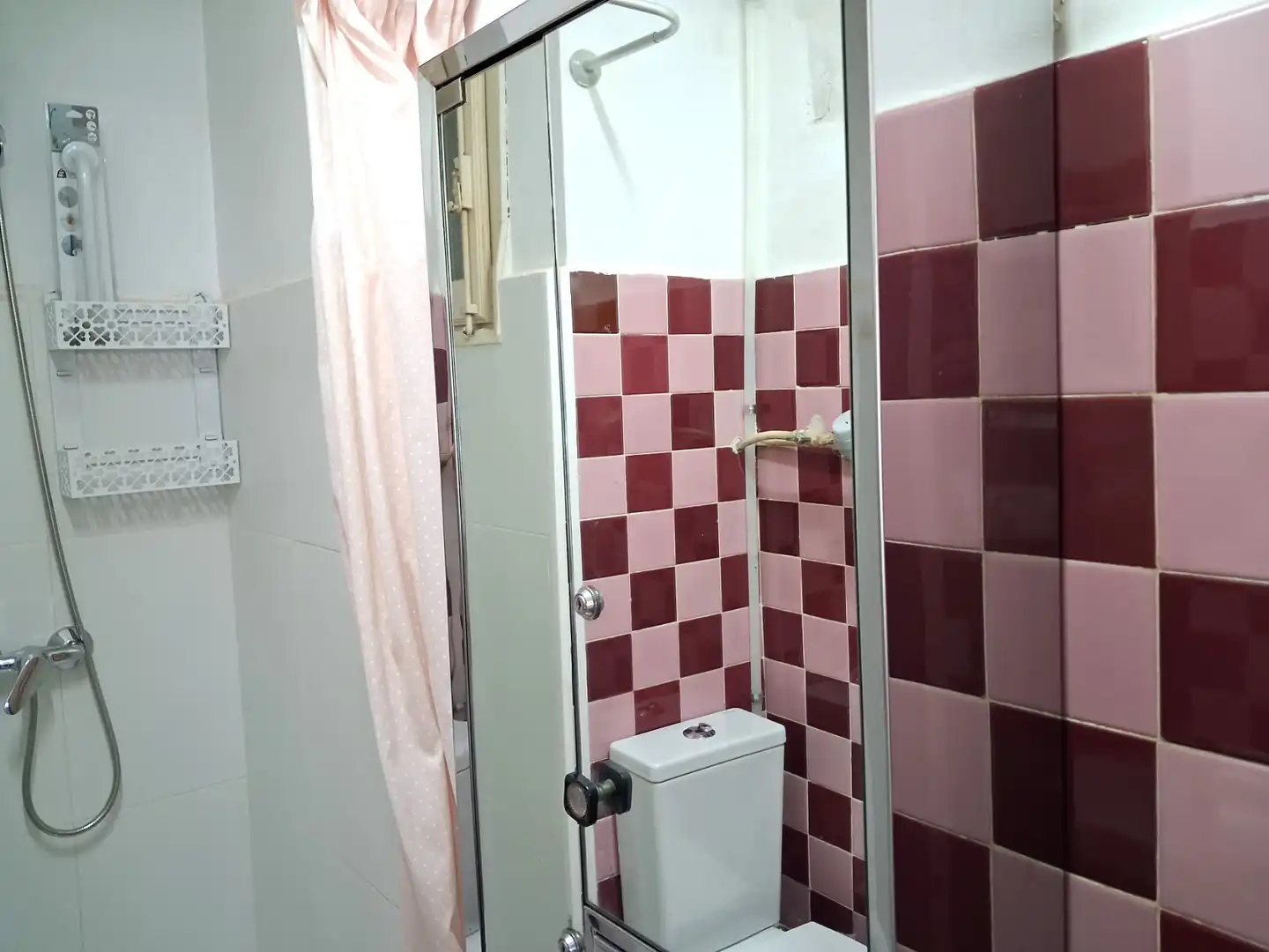 Bathroom of Flat for sale in Zaragoza  with Heating, Terrace and Furnished