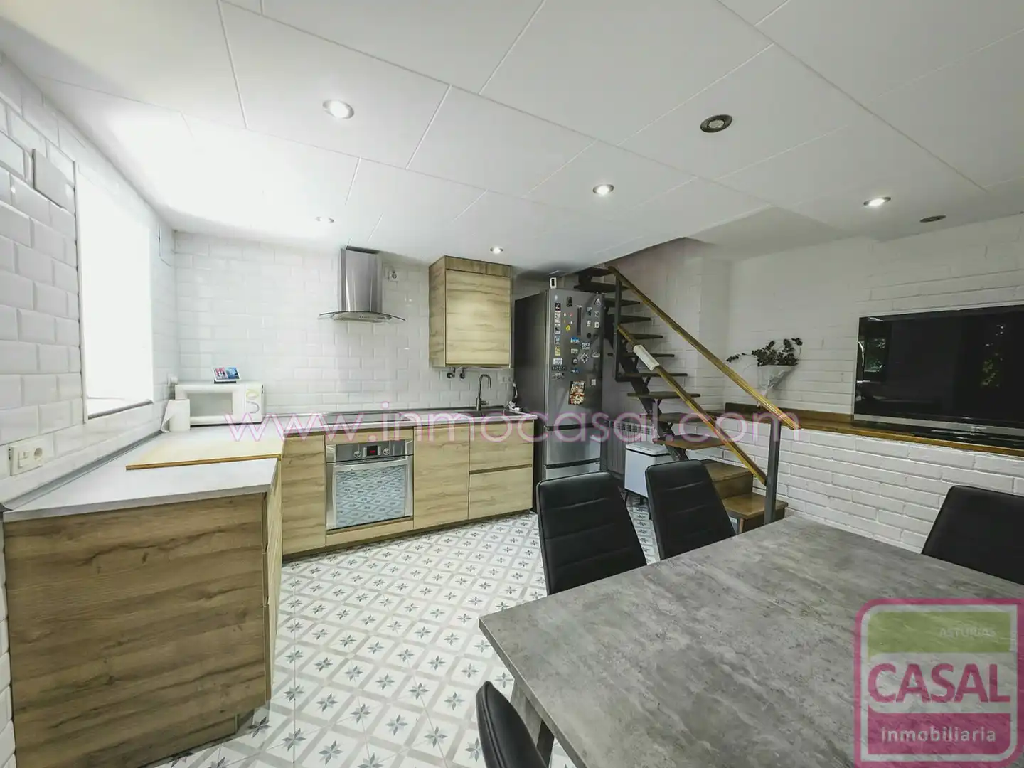 Kitchen of Houses for sale in San Martín del Rey Aurelio  with Heating, Terrace and Storage room