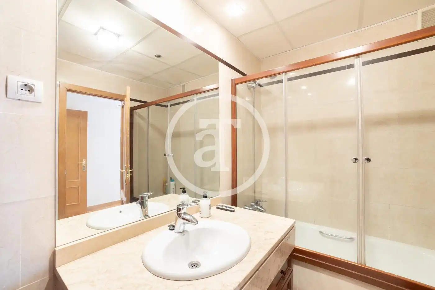 Attic for rent in Calle Fuente Cisneros, Parque Oeste - Fuente Cisneros