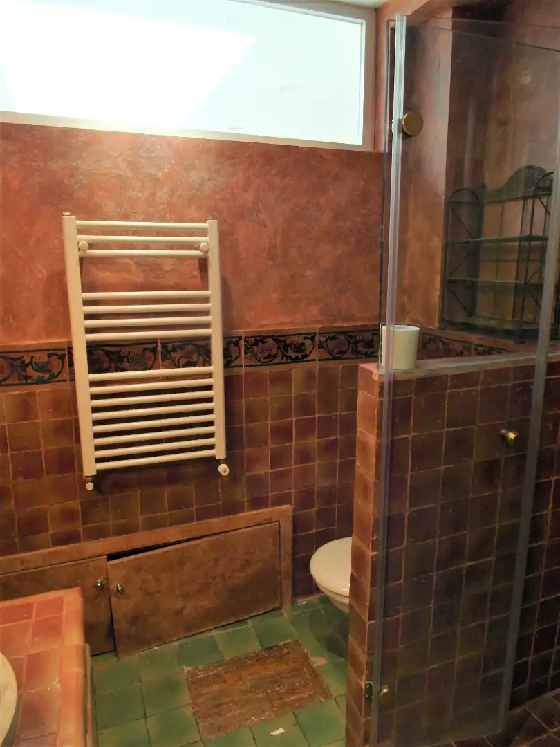 Baño de Casa adosada en venta en Madrid con Aire acondicionado, Calefacción y Jardín privado