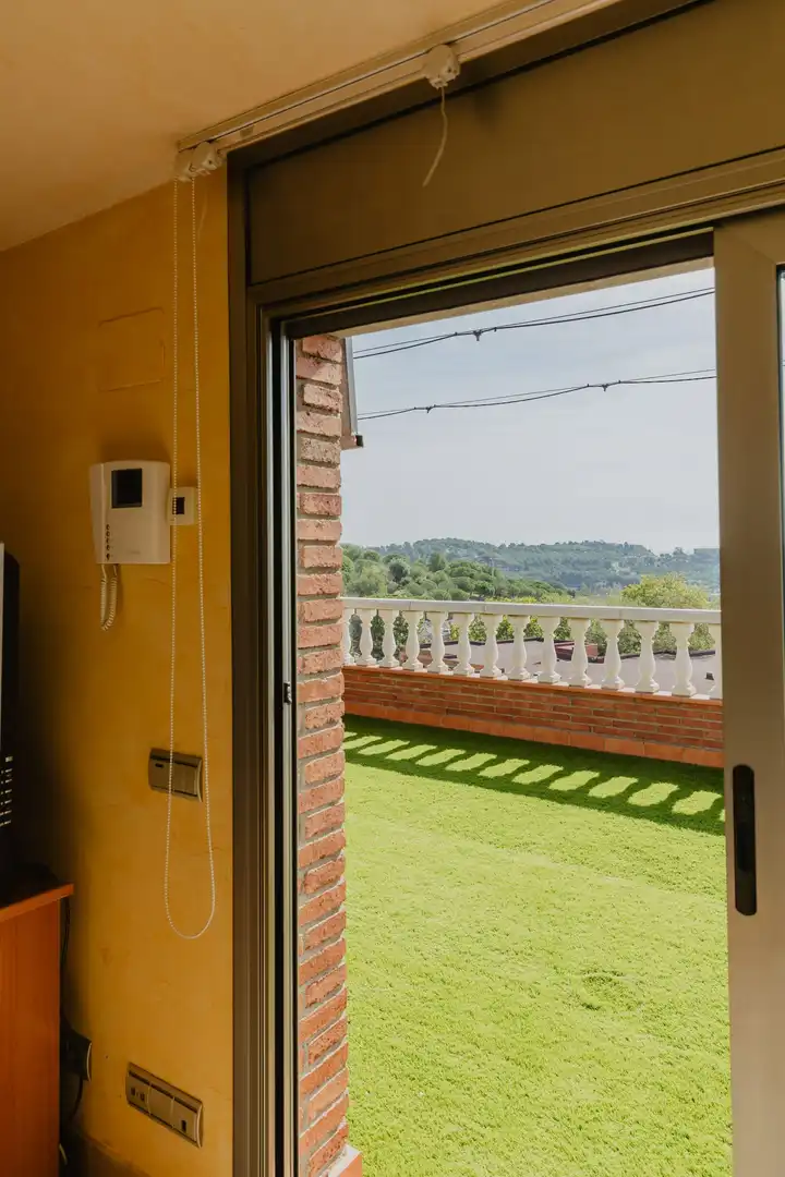 Balcony of Houses for sale in Santa Coloma de Gramenet  with Air Conditioner, Heating and Private garden