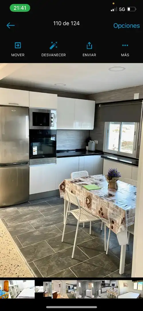 Kitchen of Flat for share in Requena  with Air Conditioner, Heating and Furnished
