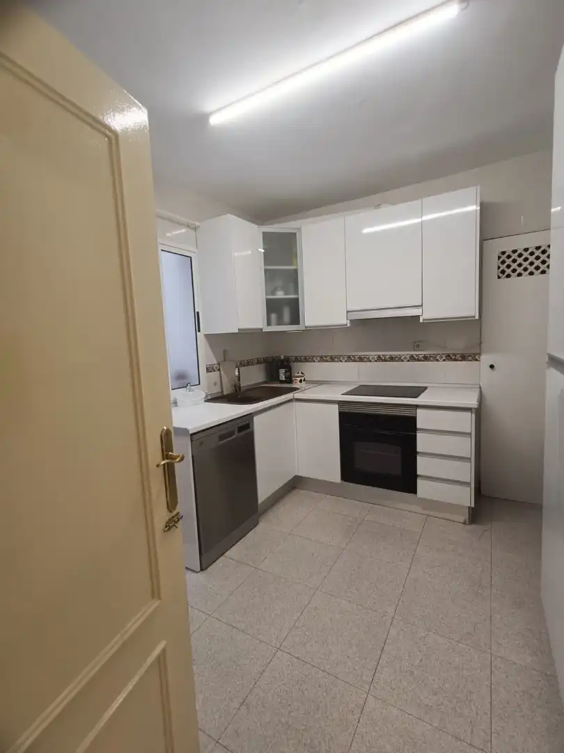 Flat with lift for sale in Avenida Medina Olmos, imagen 5