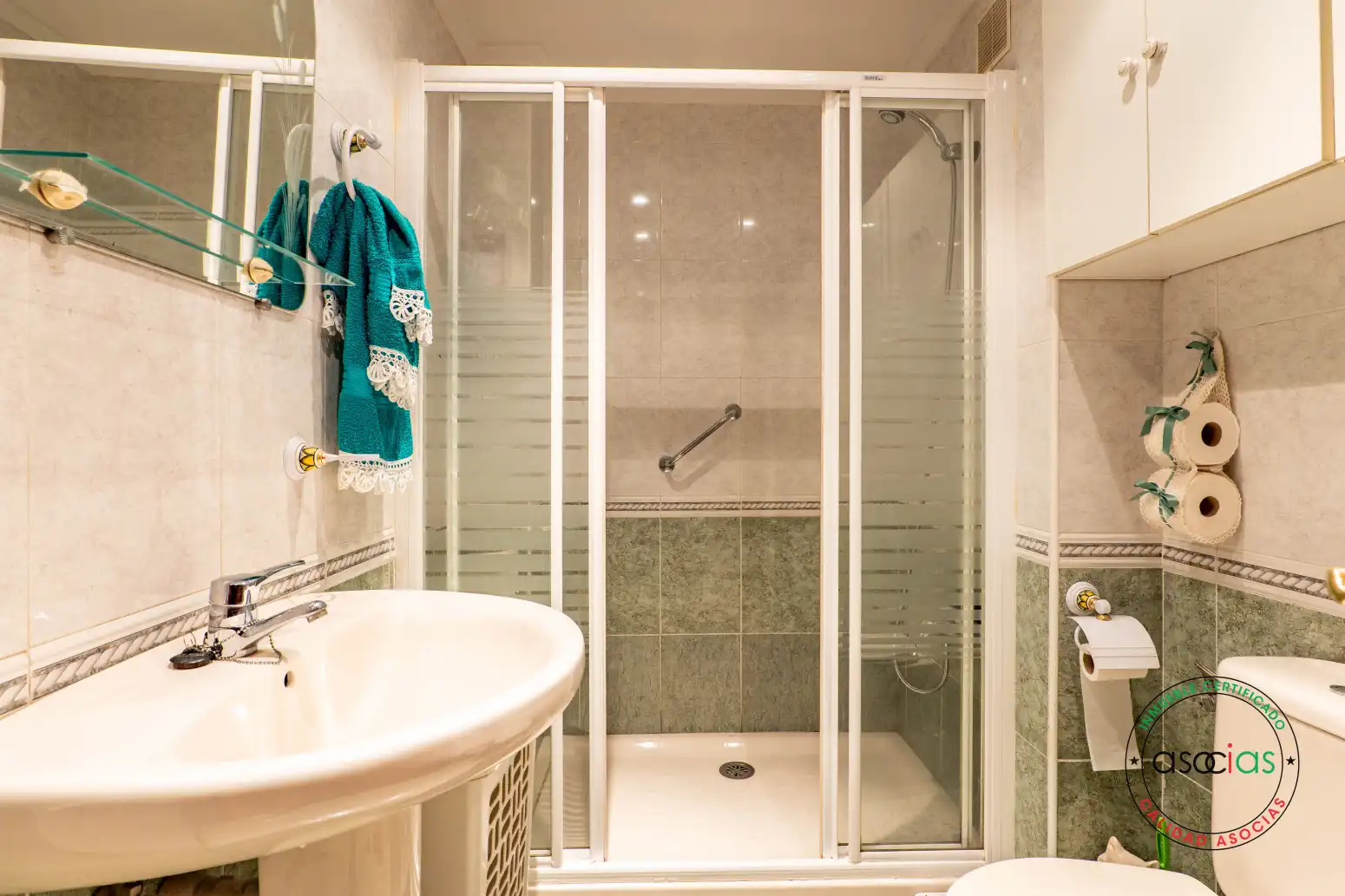 Baño de Piso en venta en Gijón  con Calefacción, Parquet y Trastero