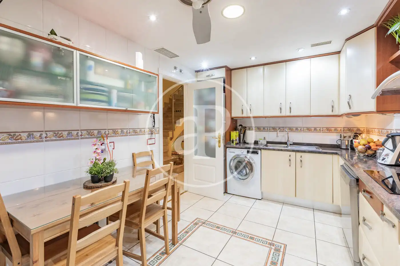 Cocina de Casa adosada en venta en San Sebastián de los Reyes con Aire acondicionado, Calefacción y Jardín privado