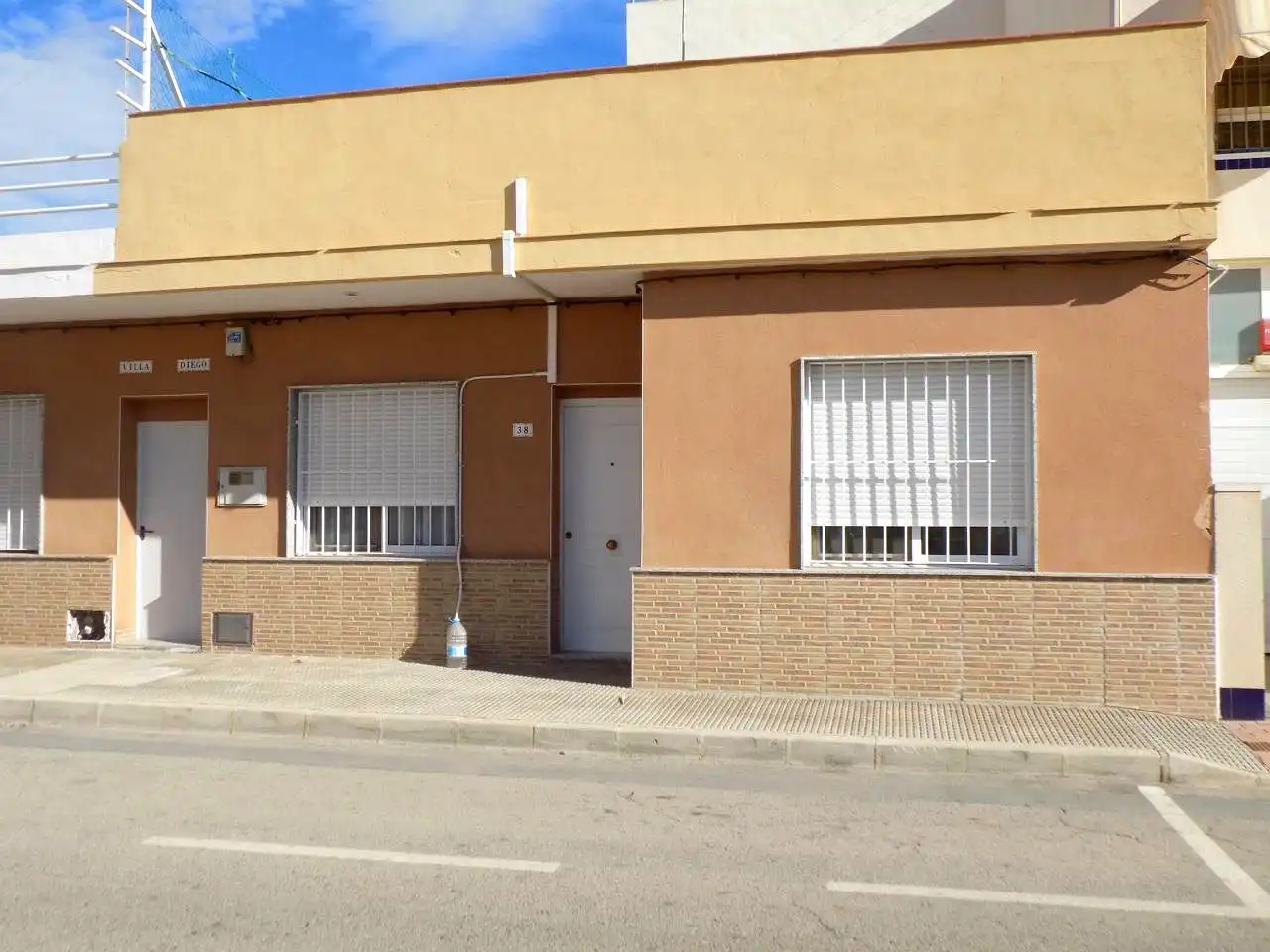 Vista exterior de Casa o xalet en venda en San Pedro del Pinatar amb Terrassa