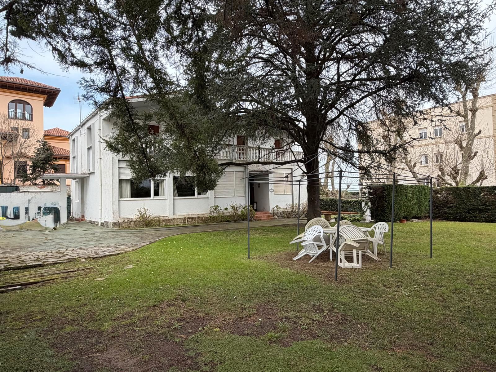 Vista exterior de Casa o xalet en venda en Santander amb Calefacció, Jardí privat i Terrassa
