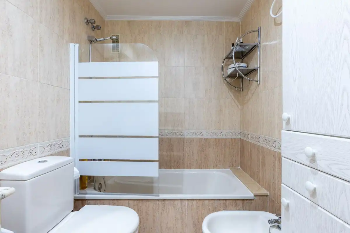 Baño de Piso en venta en Valencia con Aire acondicionado, Calefacción y Jardín privado