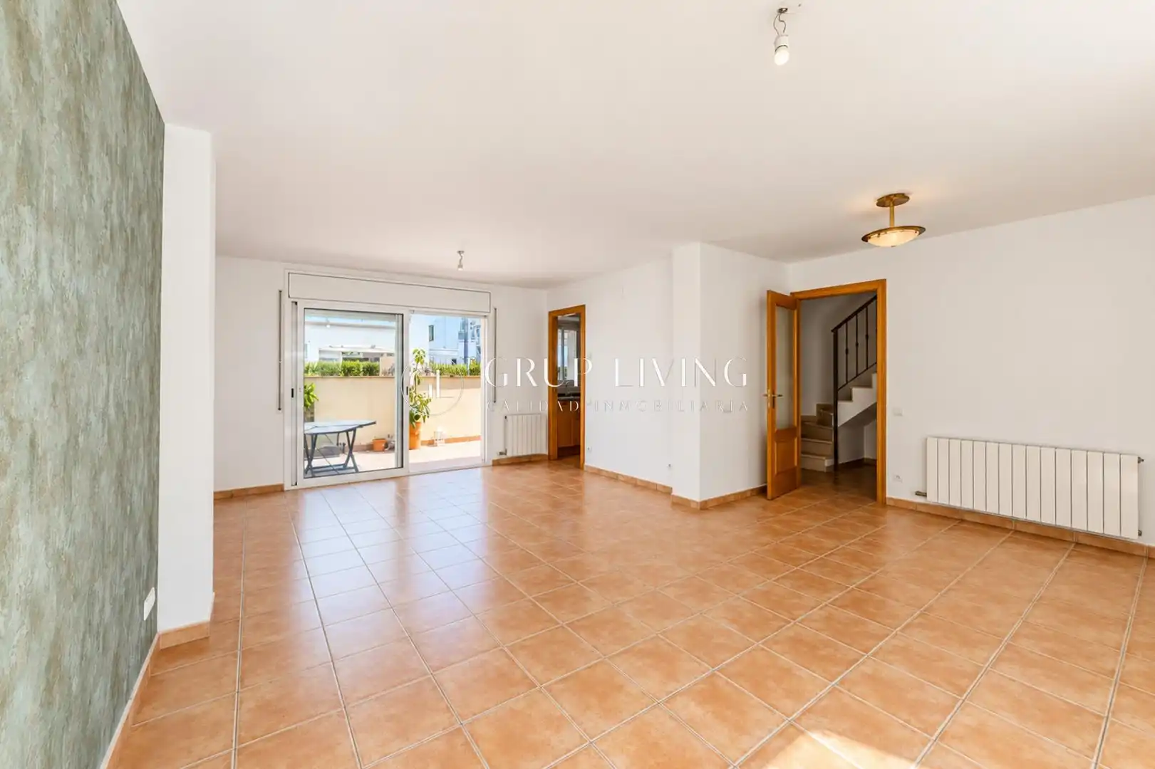 Casa con jardín en venta en Carrer MESTRE MESIES, imagen 3