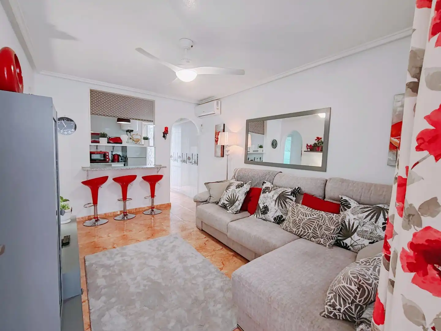 Bungalow con piscina en venta en Zona Carrefour - Urbanizaciones, imagen 4