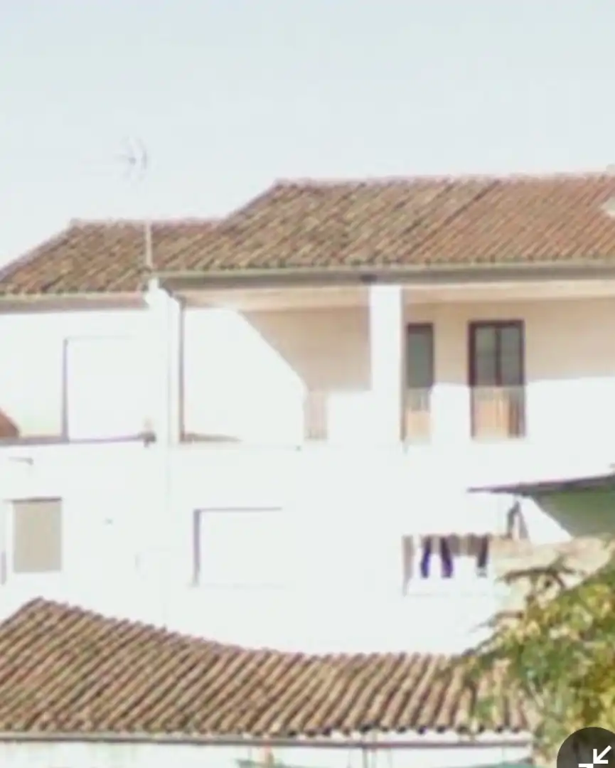 Vista exterior de Casa adosada en venda en Sant Pere de Torelló amb Jardí privat, Terrassa i Traster