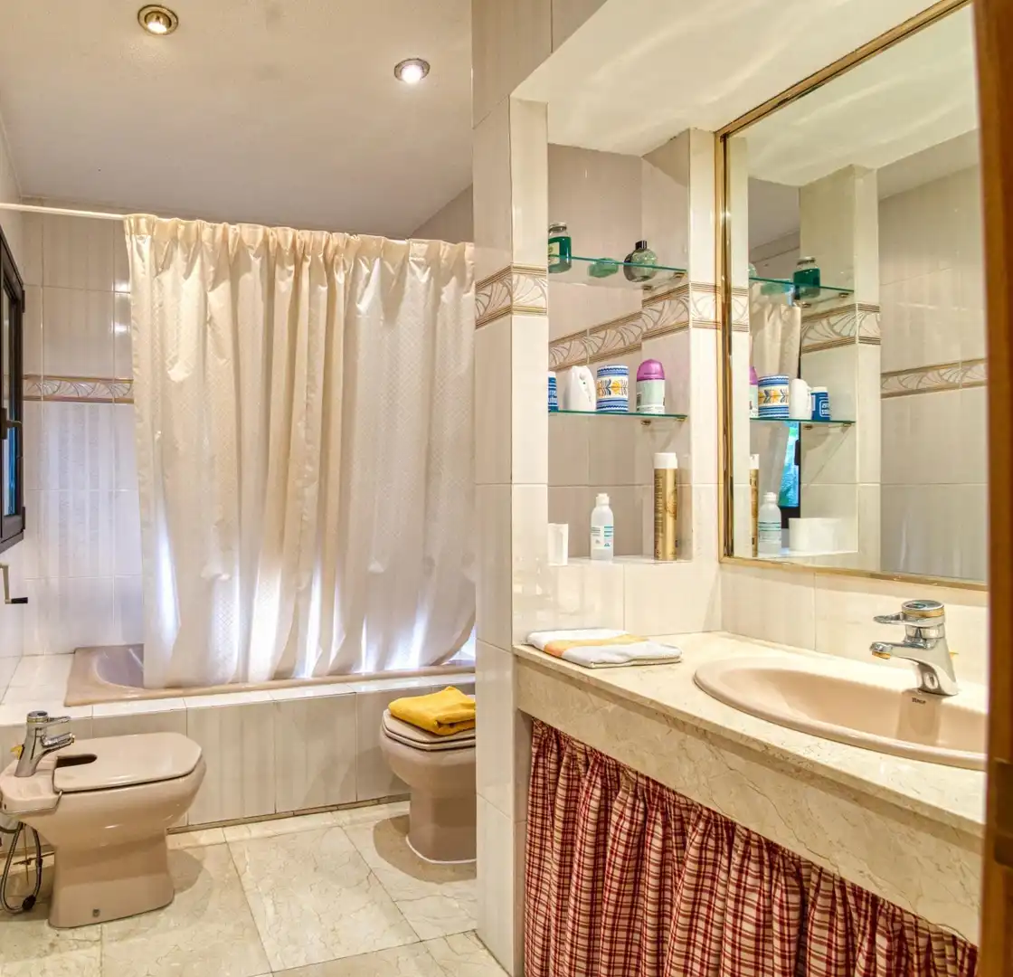 Detached house with terrace for sale in Calle del Valle de Tobalina, imagen 24