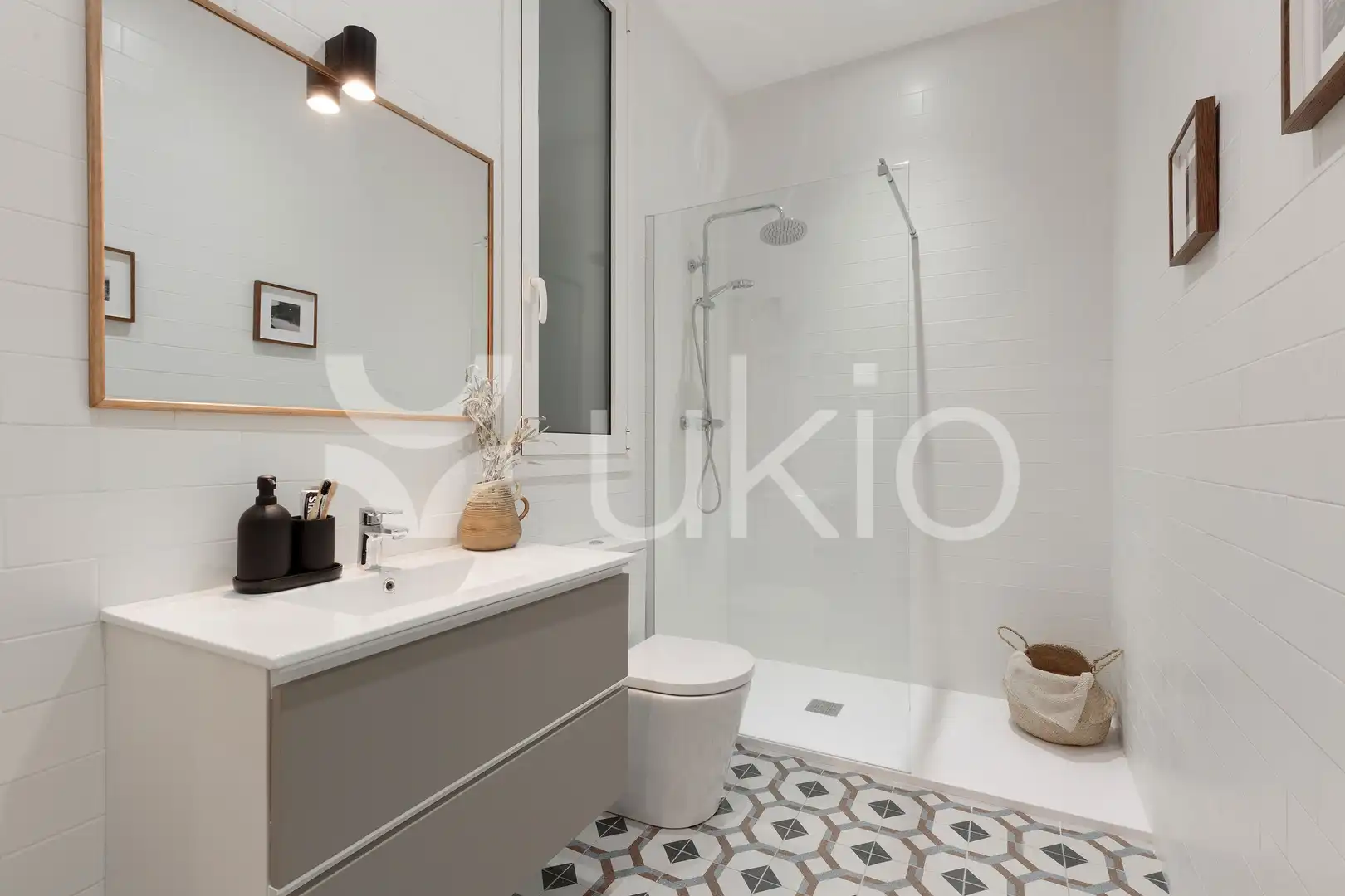 Baño de Apartamento de alquiler en Barcelona con Aire acondicionado, Calefacción y Amueblado