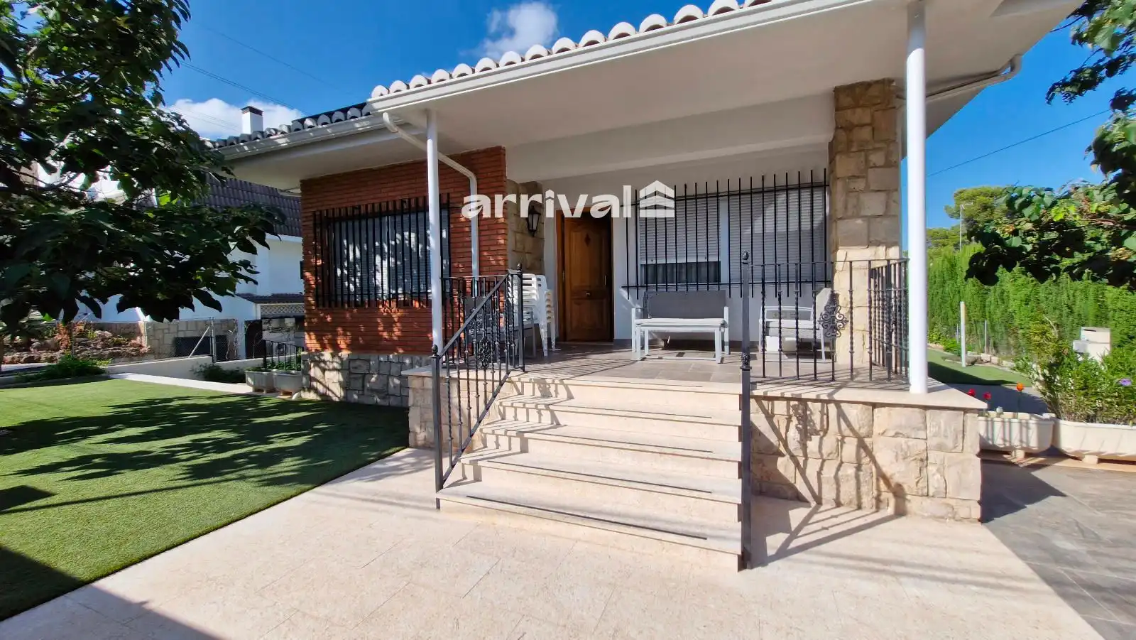 Vista exterior de Casa o chalet en venta en Paterna con Aire acondicionado, Jardín privado y Terraza