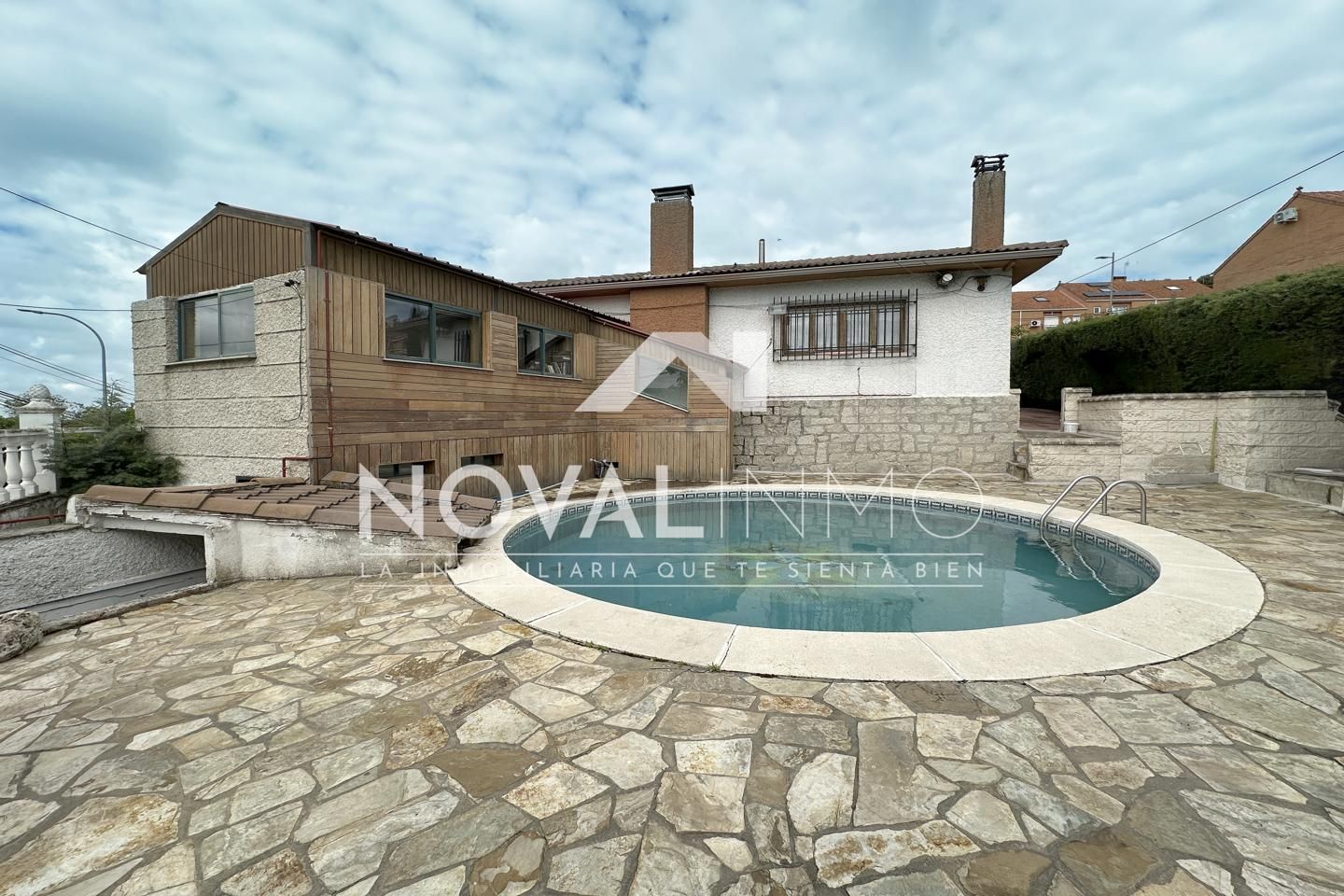 Piscina de Casa o xalet en venda en Móstoles amb Aire condicionat, Jardí privat i Terrassa