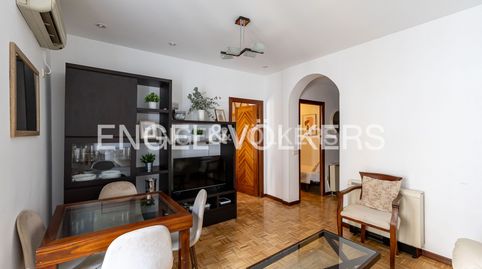 Photo 3 of Flat for rent in Calle de Feijóo, Trafalgar, Madrid Capital