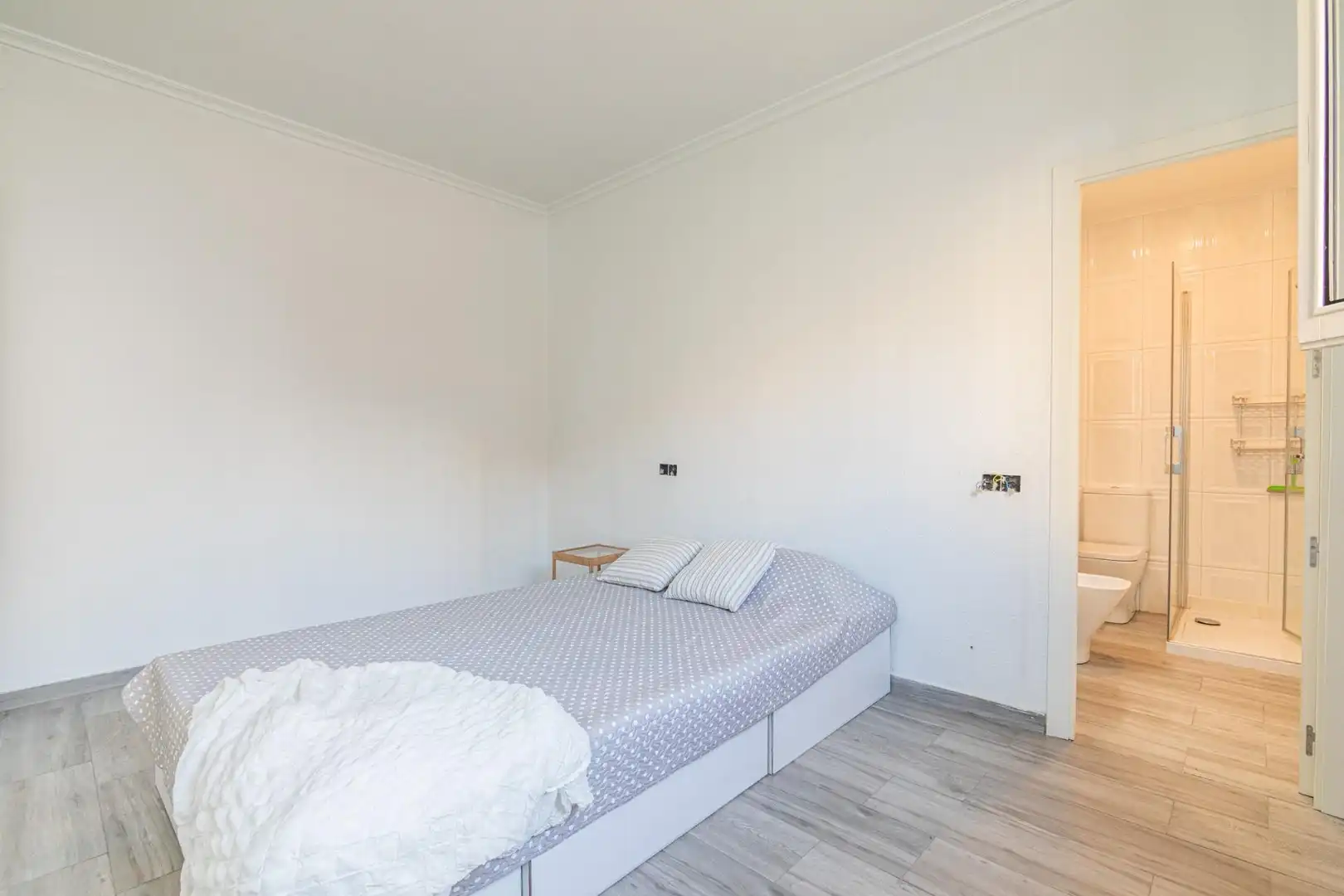 Habitación de Local en venta en Elche / Elx