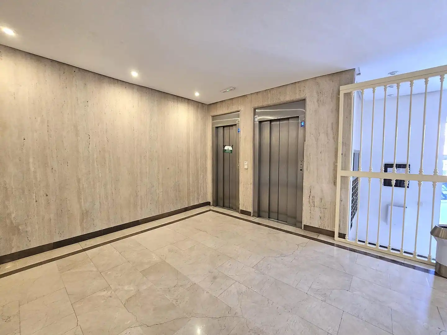 Flat for sale in Valencia  with Air Conditioner, Heating and Parquet flooring