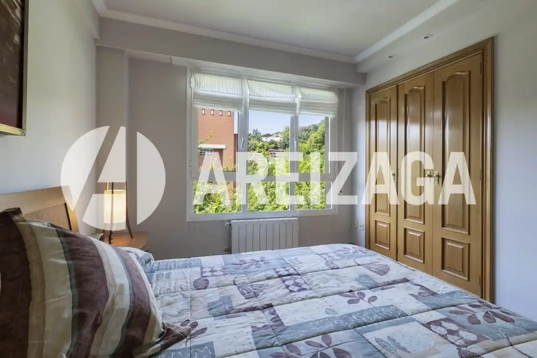 Bedroom of Flat for sale in Donostia - San Sebastián   with Heating, Terrace and Storage room