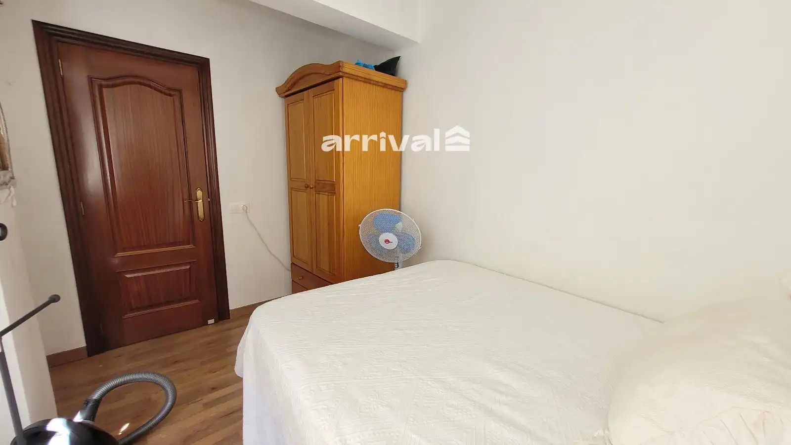Schlafzimmer von Wohnung zur untervermieten in Valencia mit Klimaanlage, Möbliert und Waschmaschine