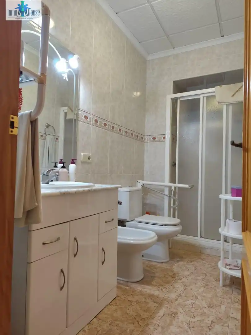 Baño de Casa o chalet en venta en Valdeganga con Calefacción, Terraza y Trastero