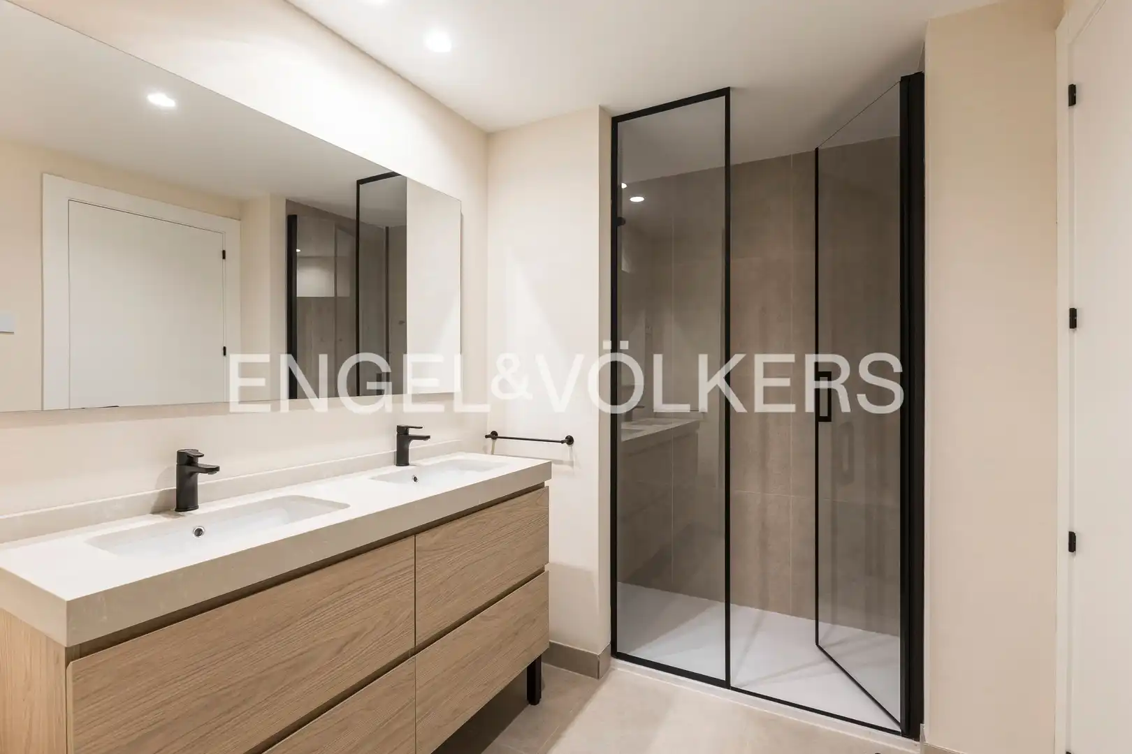 Baño de Ático en venta en Madrid con Aire acondicionado, Calefacción y Terraza