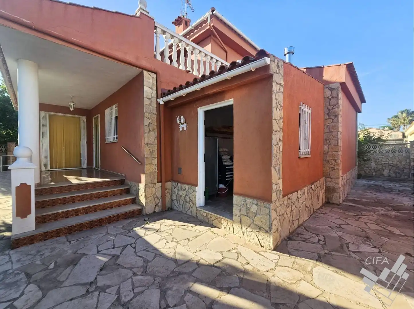 Vista exterior de Casa o xalet en venda en Vinaròs amb Aire condicionat, Calefacció i Jardí privat