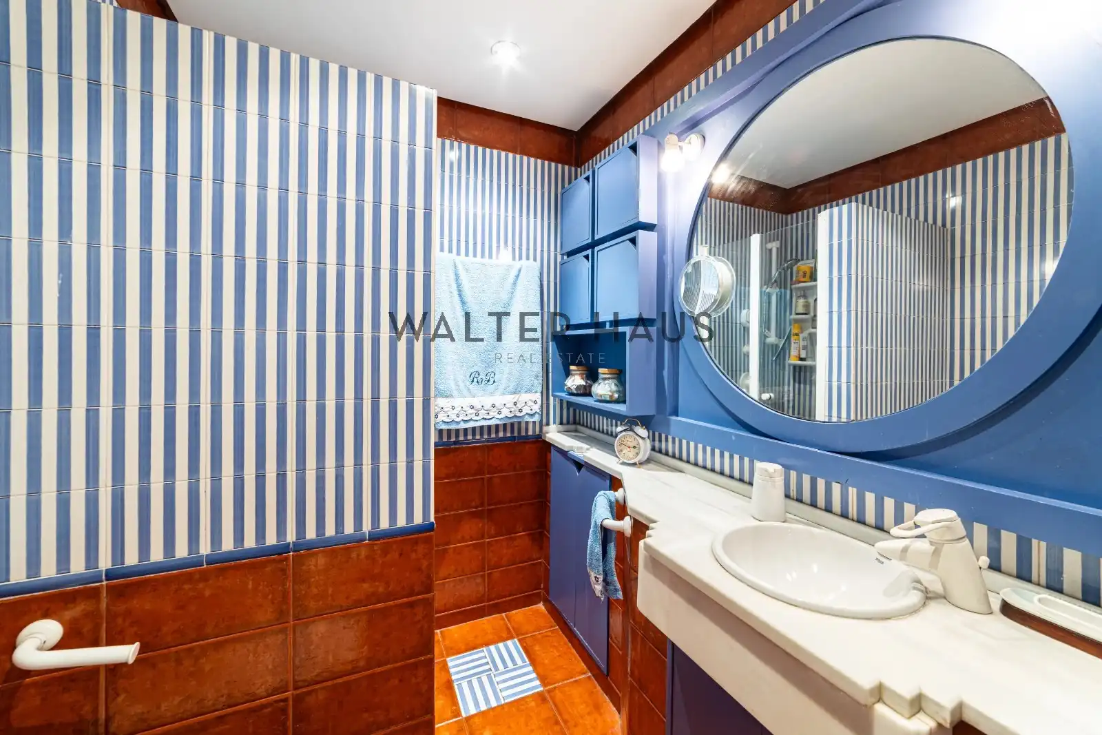 Baño de Piso en venta en Madrid con Aire acondicionado, Calefacción y Jardín privado