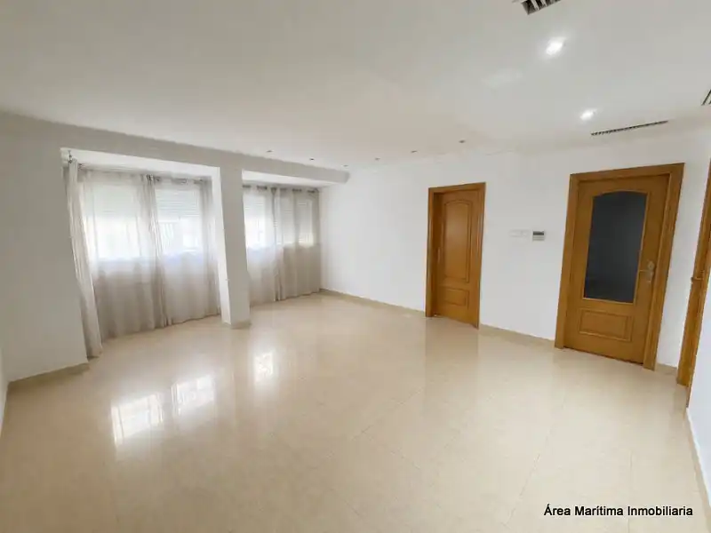 Piso de alquiler en Valencia con Aire acondicionado, Calefacción y Horno