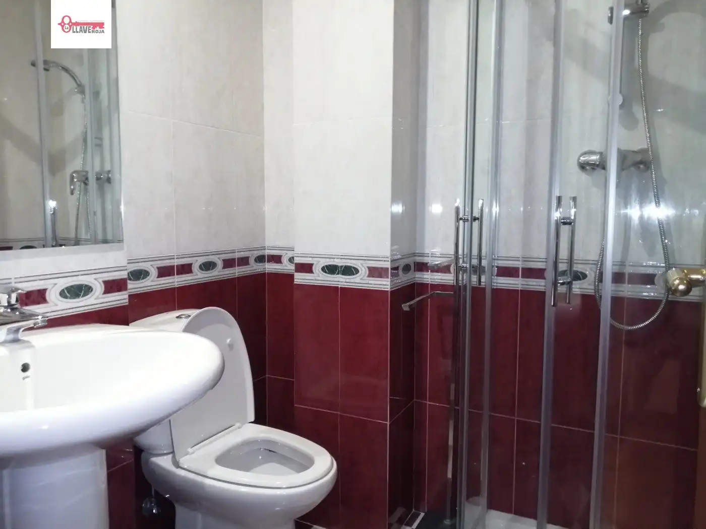 Badezimmer von Wohnungen zur Miete in Burgos mit Heizung, Parkett und Terrasse