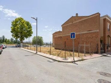 Terreno residencial en venta en Calle Calle Lindaraja, 2