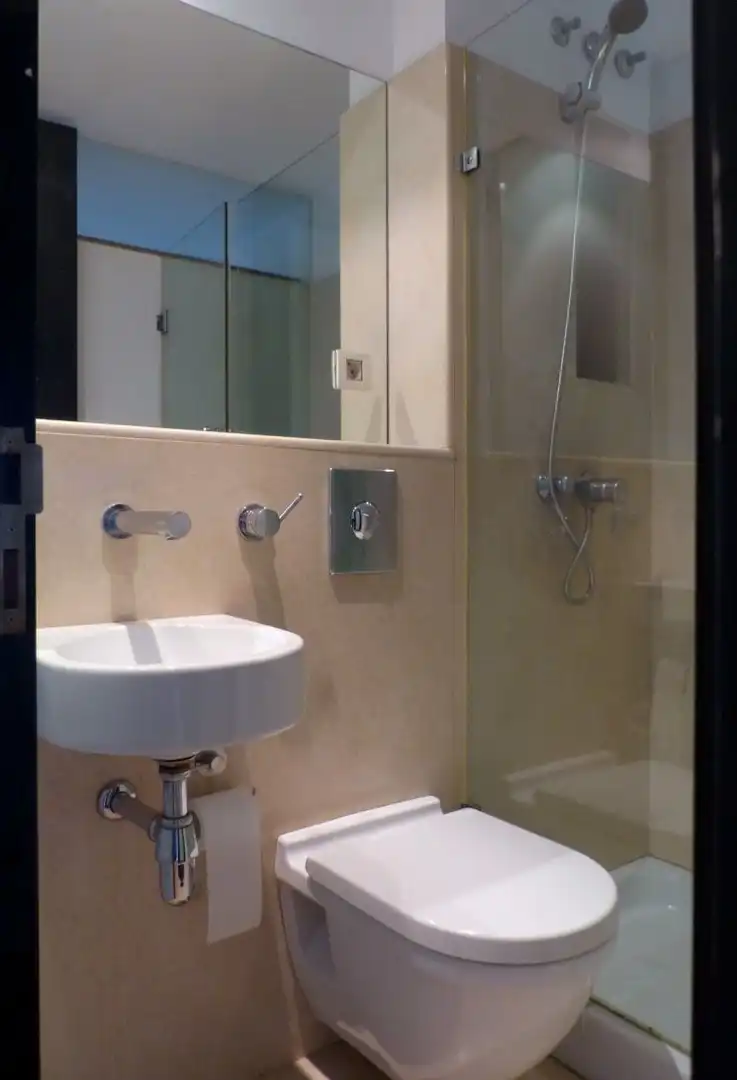 Baño de Piso de alquiler en Ourense Capital  con Calefacción y Amueblado