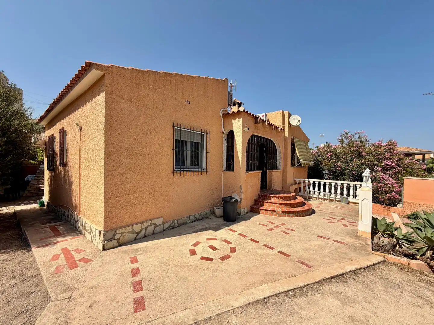 Exterior view of Houses for sale in El Campello  with Air Conditioner, Heating and Terrace