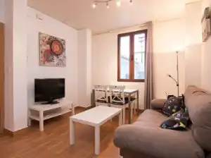 Flat with lift to rent in Calle Portería de Santo Domingo 2